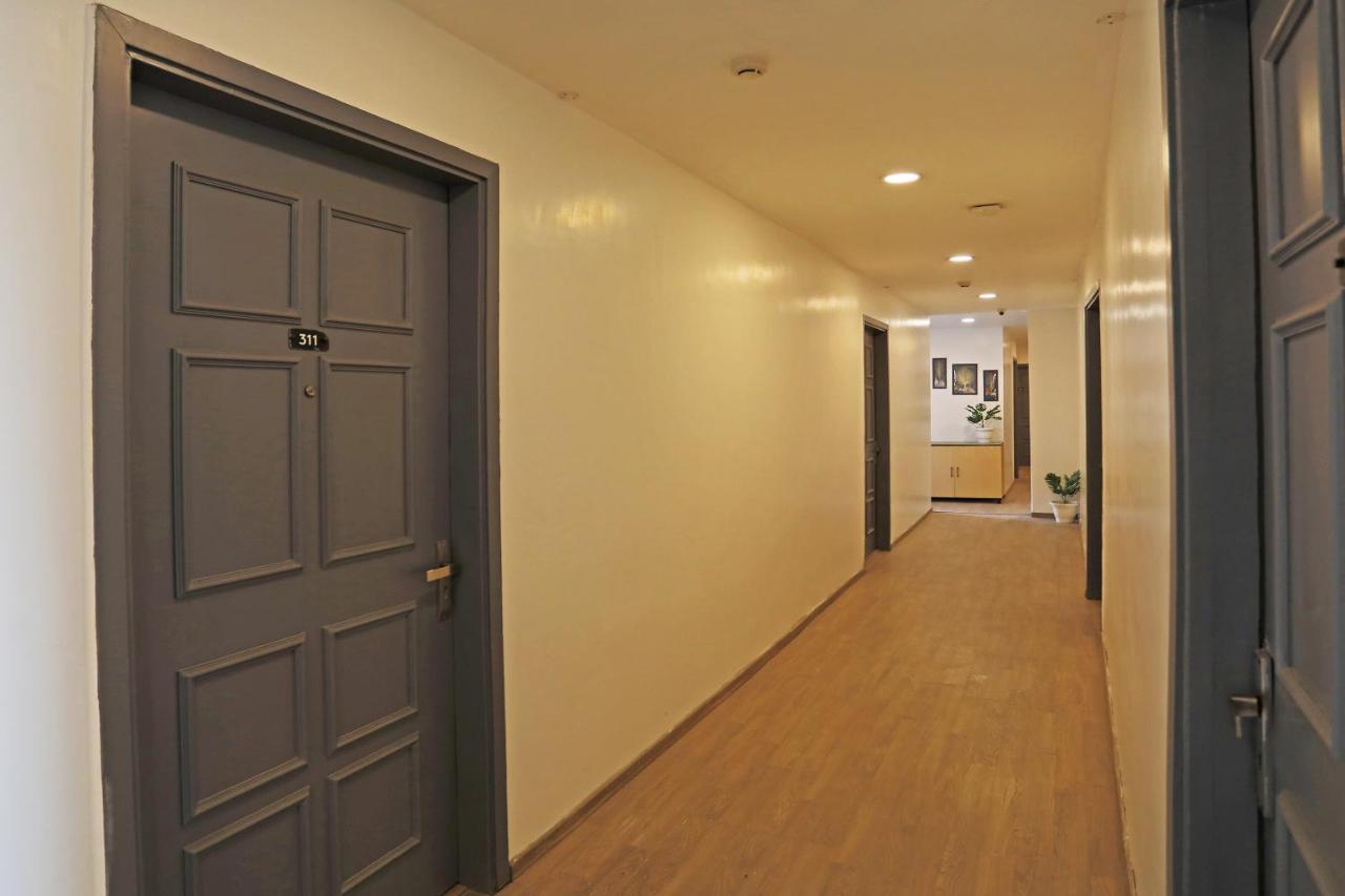 Hotel Yellow Chilli Britannia Chowk- Couple Friendly Local Id Accepted Nueva Delhi Exterior foto