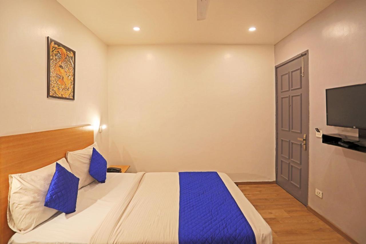 Hotel Yellow Chilli Britannia Chowk- Couple Friendly Local Id Accepted Nueva Delhi Exterior foto