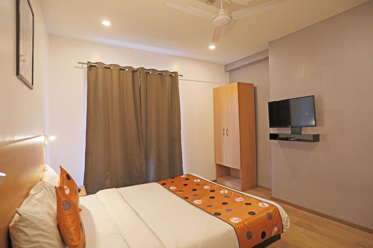 Hotel Yellow Chilli Britannia Chowk- Couple Friendly Local Id Accepted Nueva Delhi Exterior foto